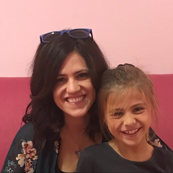 Meet your Posher, Carla - Picture 1 of 1